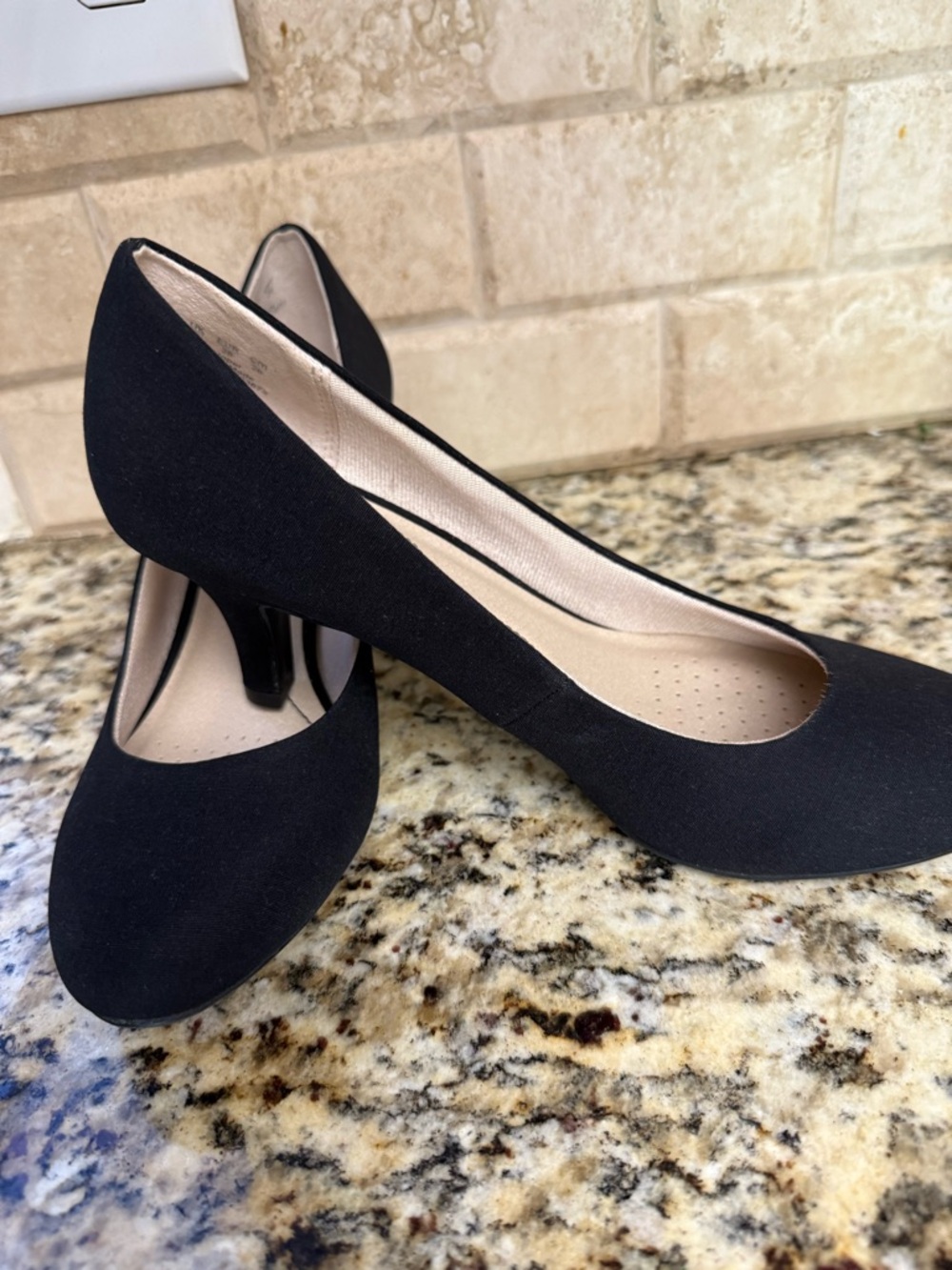 Life Stride Black Women's Classic Comfort Heel - Picture 2 of 8